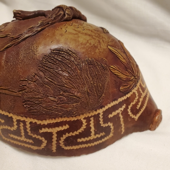 Bug Bear Carved Half Coconut Shell Scoop Signed Jesus' Snake Fisherman Art - Picture 6 of 15